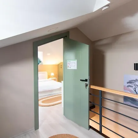 Apartment Goektuerk's Finest 2br Stylish, Spacious & Prime *
