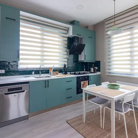 Apartment Goektuerk's Finest 2br Stylish, Spacious & Prime